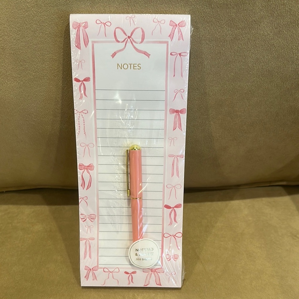 NWT Cute Pink Preppy Bow Magnetic Fridge Notepad With Pen Heatherlee Chan